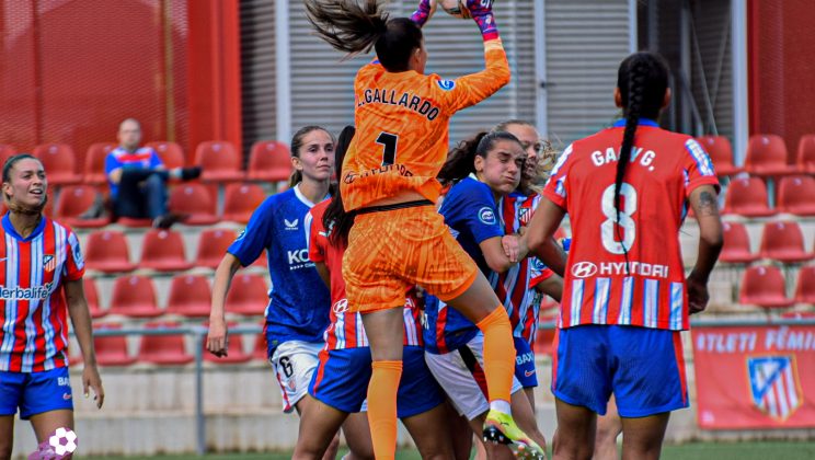 El Atleti gana con polémica el duelo por la tercera plaza de la Liga F
